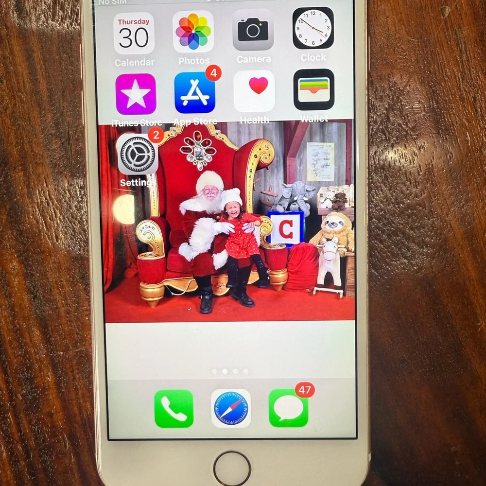 Apple iPhone - Elegant Pink Finish, iPhone 6s , great condition